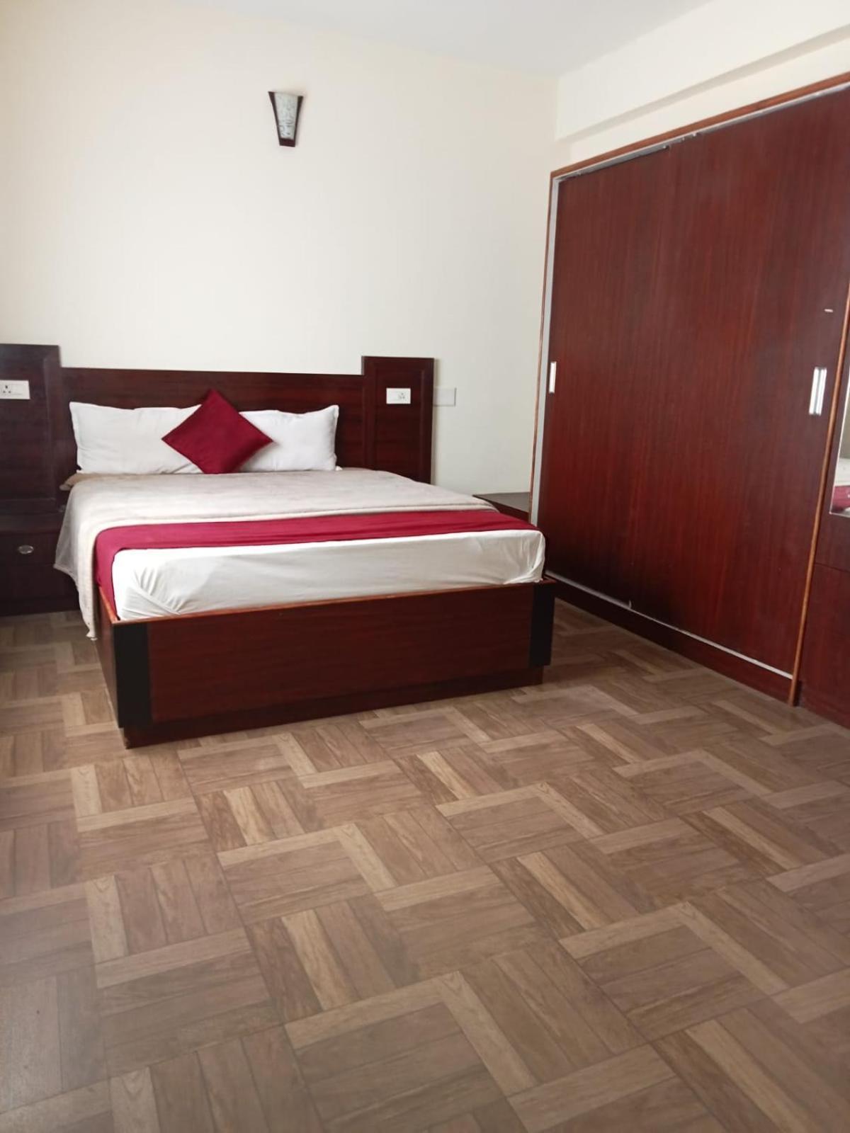 Pinehill Suits Ooty Extérieur photo